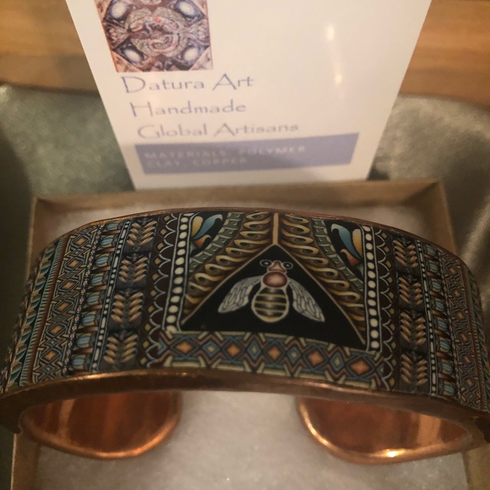 Bumblebee Copper Cuff - Picture 5 of 7